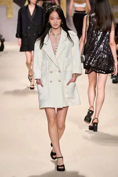Look 11